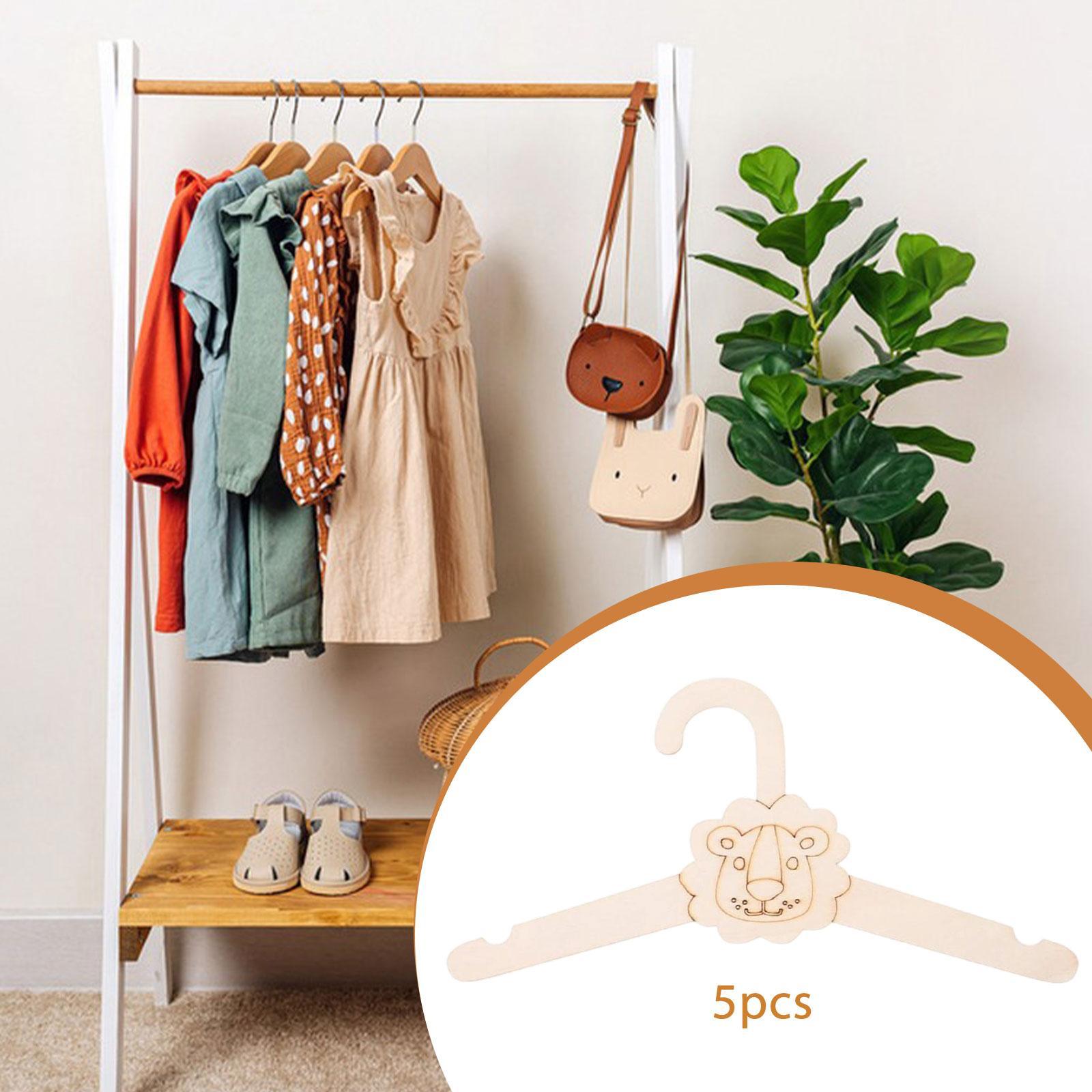 Baby Nursery Closet Organization - Маленькие деревянные вешалки для детской одежды: