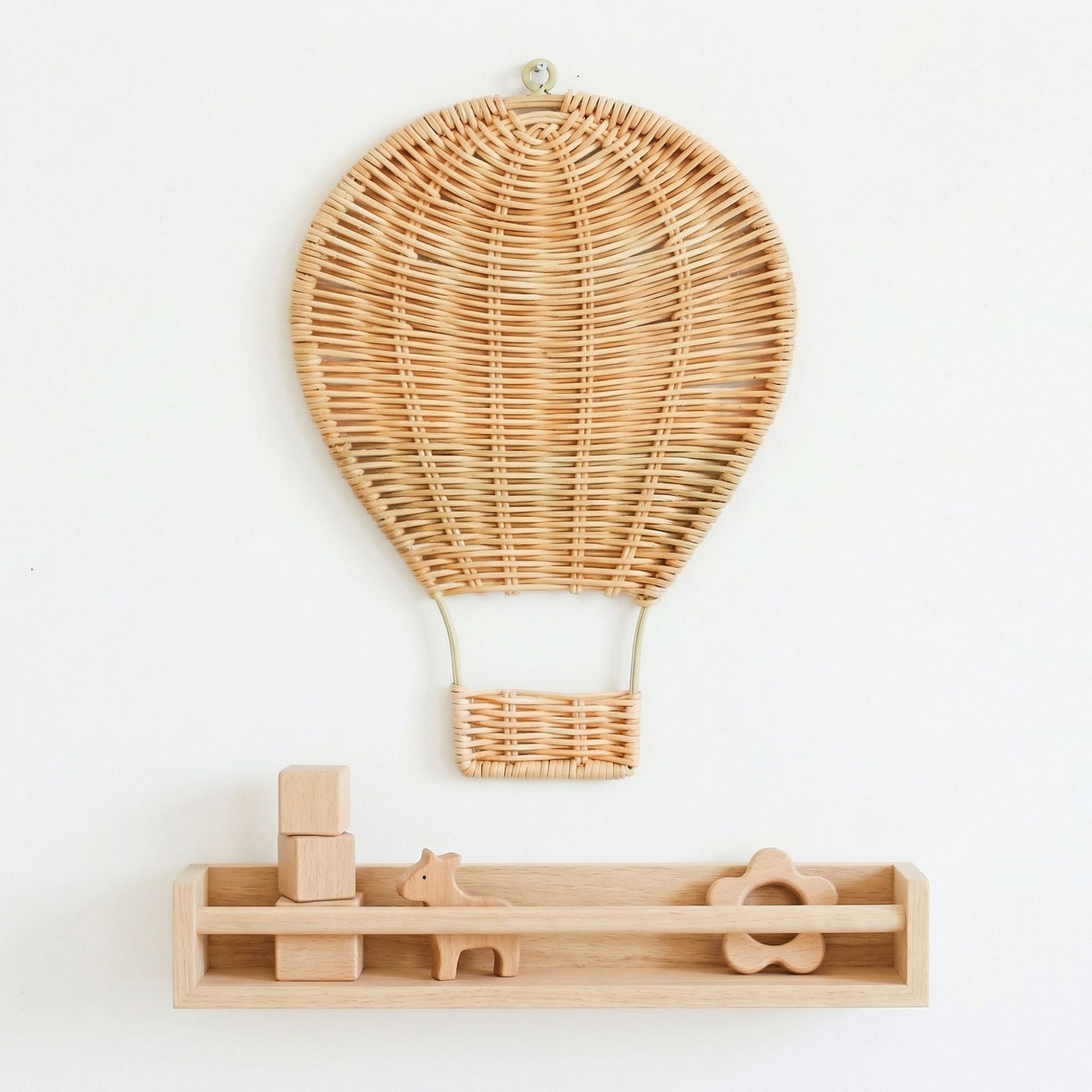 Декоративное настенное украшен – обзор и цена Baby Nursery Hot Air Balloon